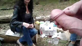 लहान स्तन आणि मोठे गांड असलेली गोरे मोहक स्त्री सामन्था रोन मांजर हस्तमैथुन करत आहे